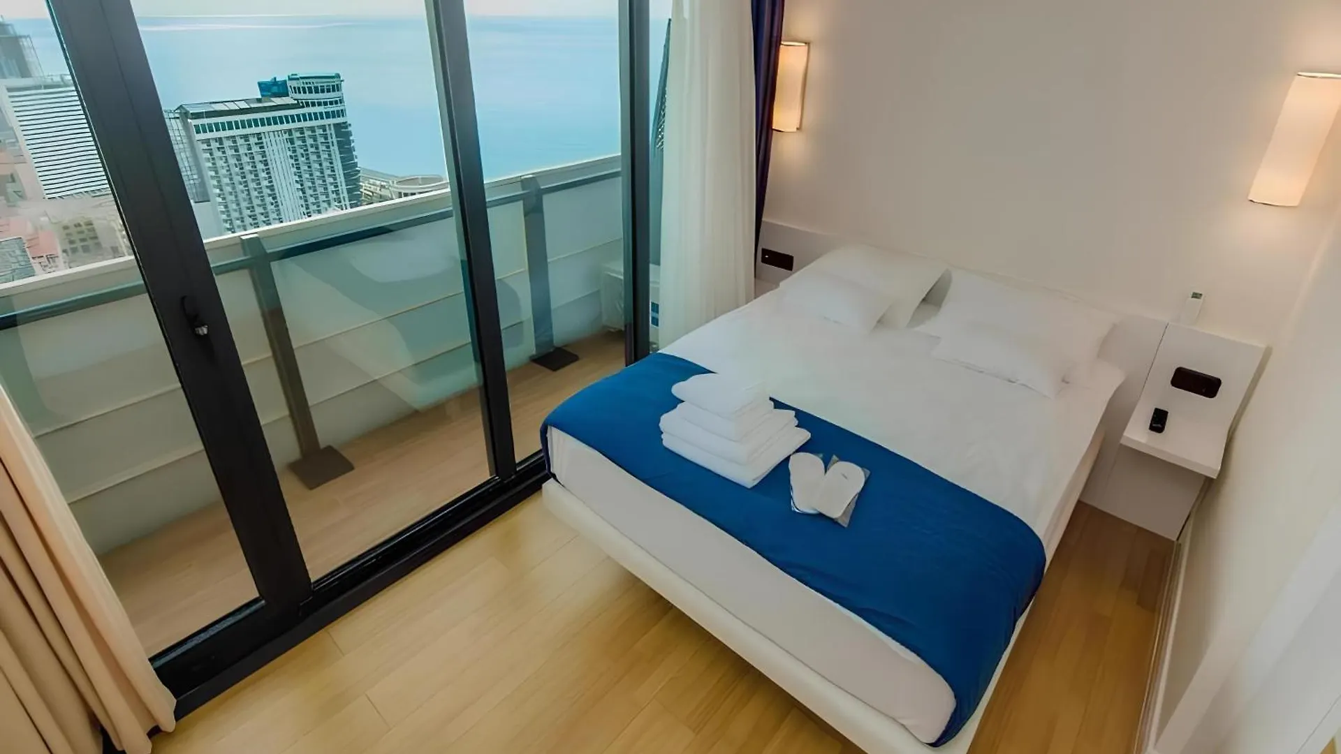 公寓 Panorama Center Suite Black Sea View 巴统