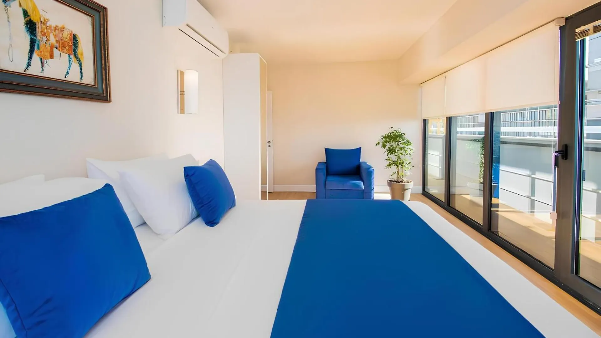 Panorama Center Suite Black Sea View 巴统