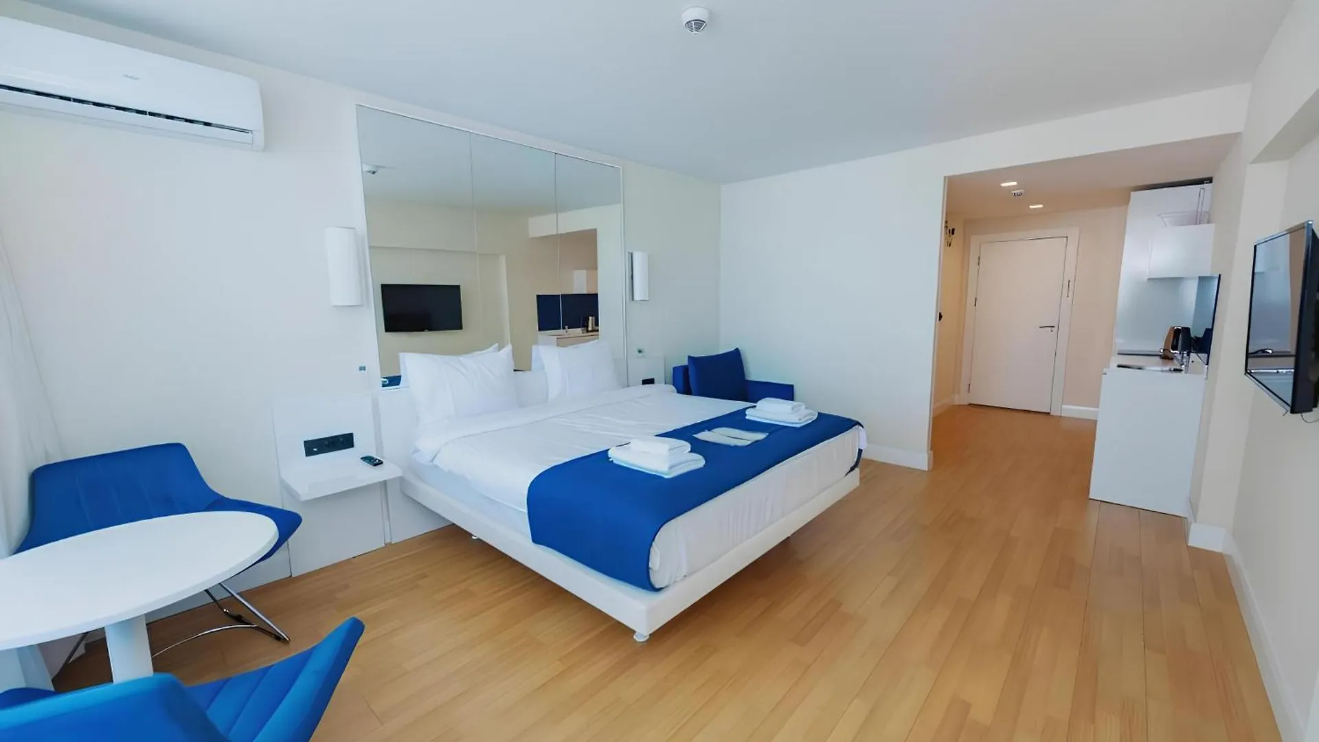 Panorama Center Suite Black Sea View 바투미 0*,