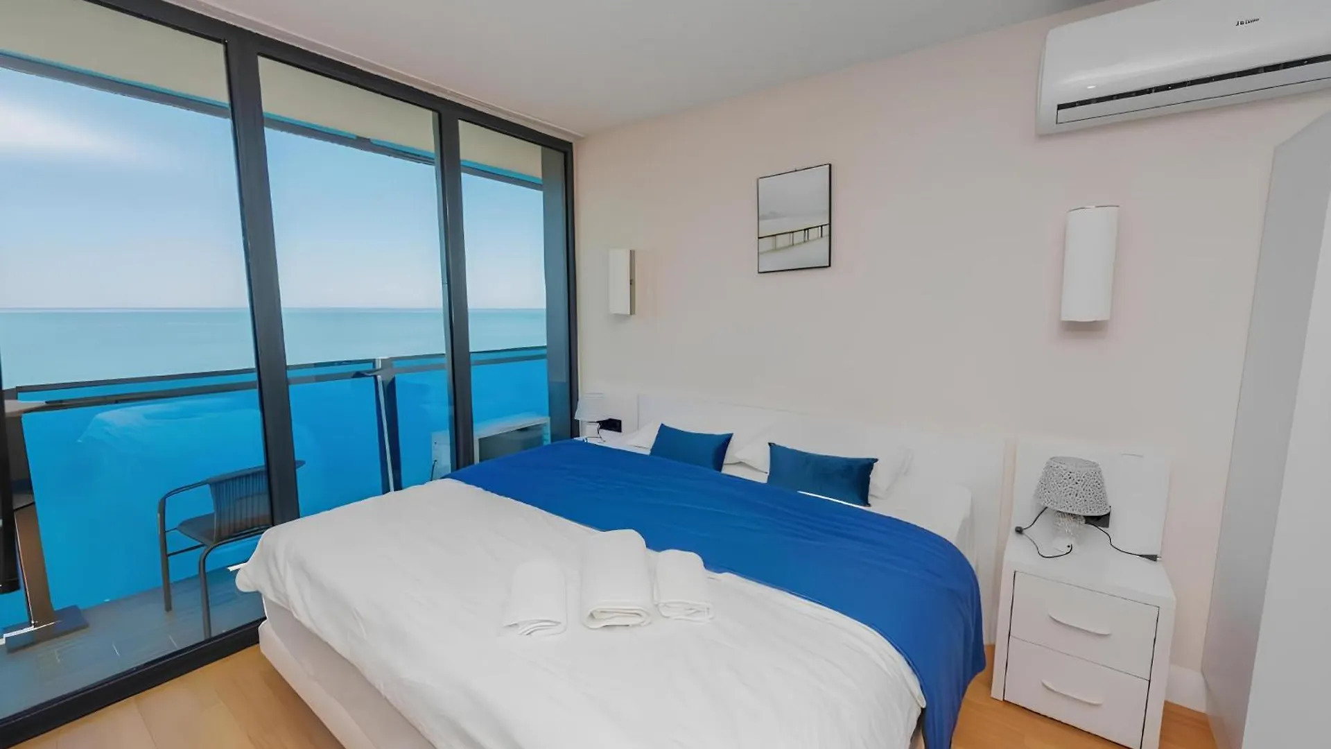 Panorama Center Suite Black Sea View 바투미 아파트