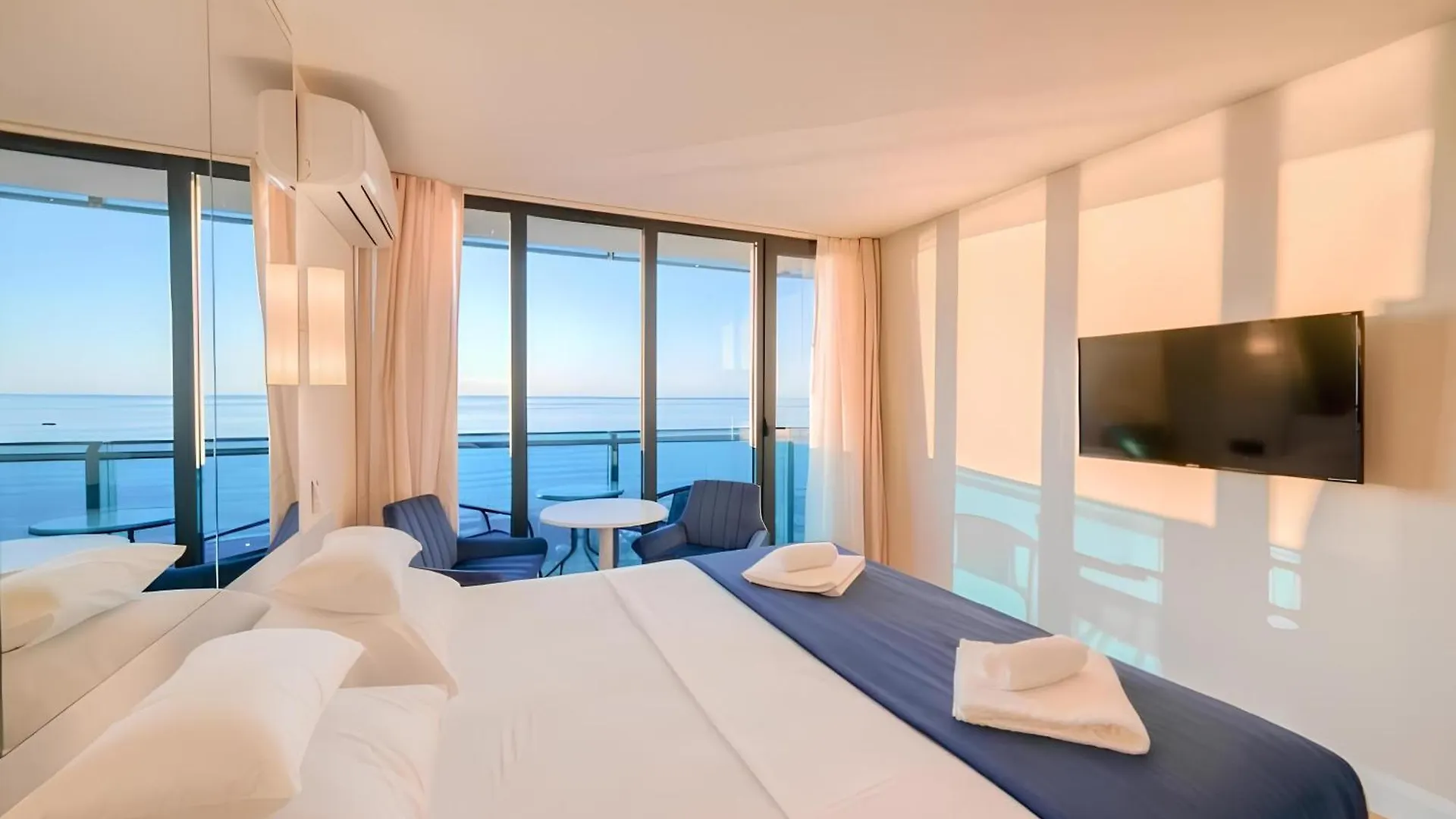 公寓 Panorama Center Suite Black Sea View 巴统 格鲁吉亚