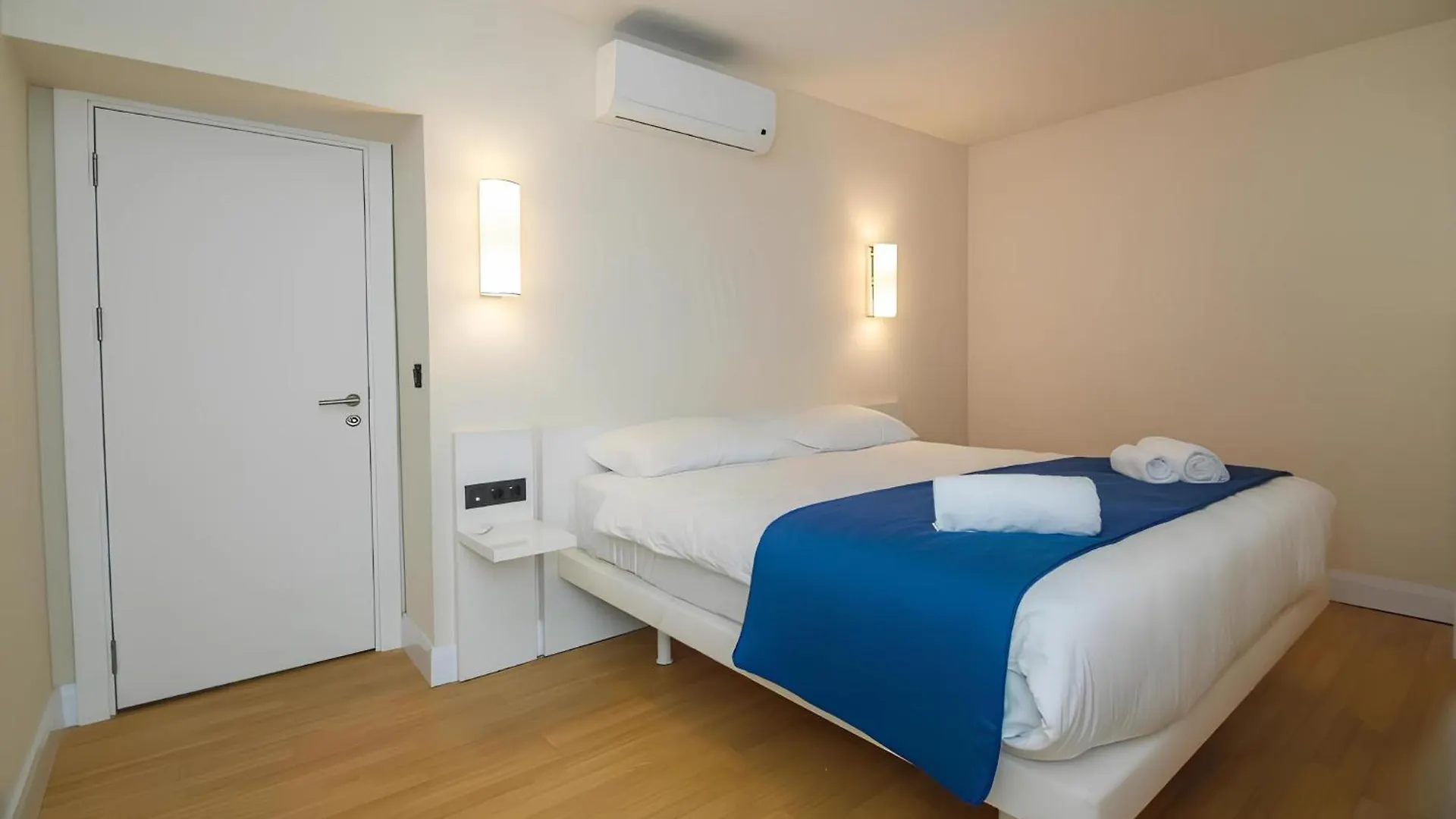 Panorama Center Suite Black Sea View 巴统 公寓